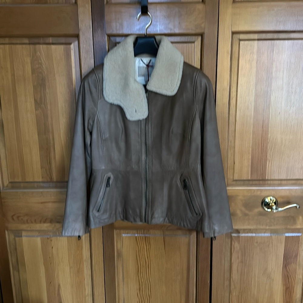 Jacket - Lamb Leather and shearling collar